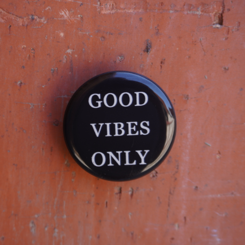 GOOD VIBES ONLY PHONE HOLDER